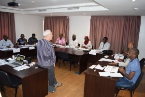 Photo de classe pendant la formation en Leadership, rôles et responsabilités du gestionnaire