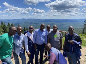 Les apprenants sur le sommet du Mont-Tremblant