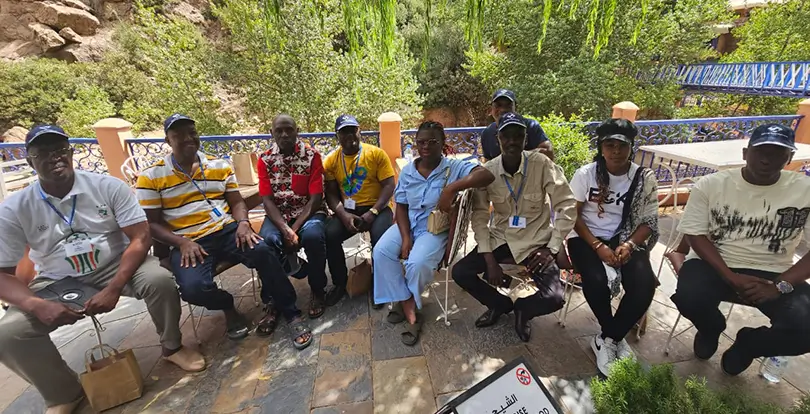 Participants en sortie dans la vallée