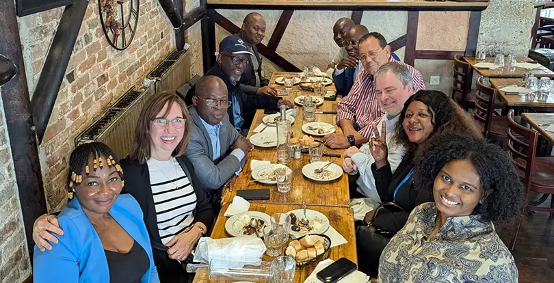 Participants en sortie au restaurant