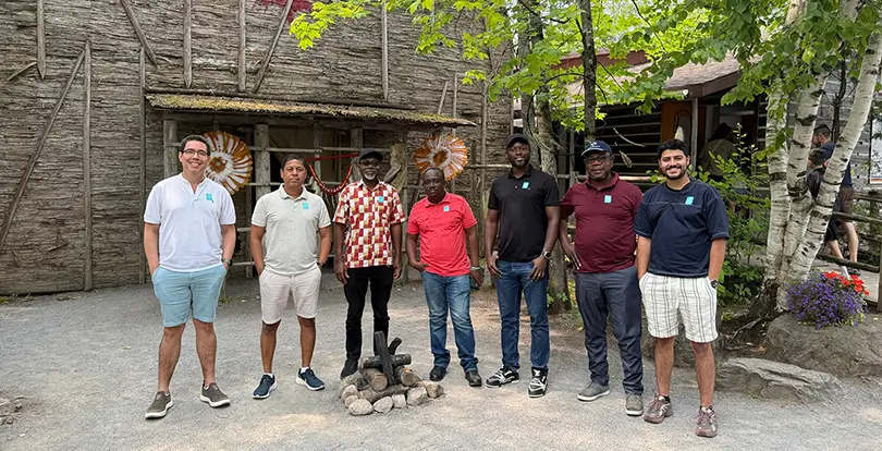 Participants en visite au village Huron